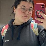 Soy una chica con bastante paciencia a la hora de enseñar y se moverme un poco con algunas asignaturas.